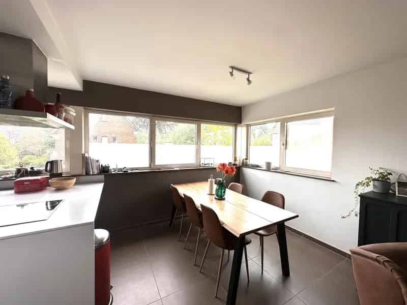 Modern duplex appartement met 2 slaapkamers (93m²) te Groot-Bijgaarden