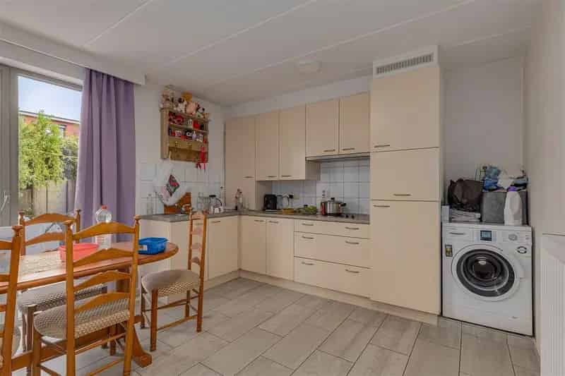 Gelijkvloers appartement te koop in Merksem