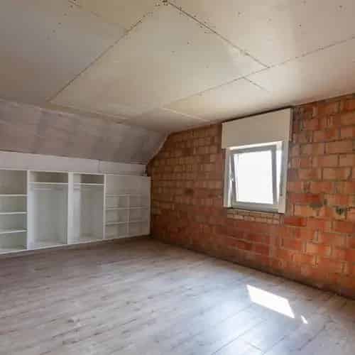 Exclusieve landelijke woning op een mooi perceel van 19869 m² en magnifieke bijgebouwen van bij benadering 1000 m²