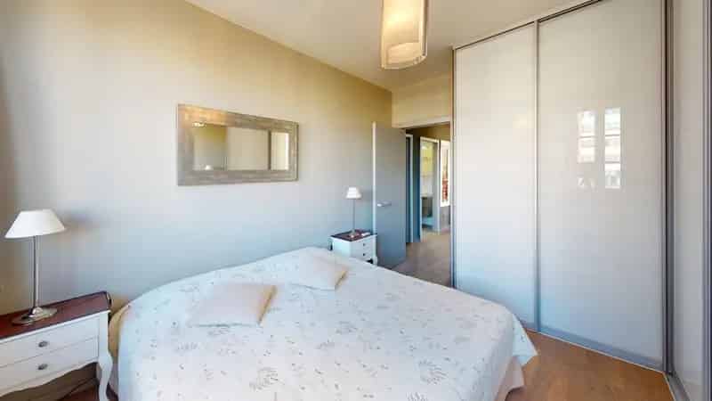 ANTWERPEN - Gemeubeld appartement met  frontaal zicht op het MAS