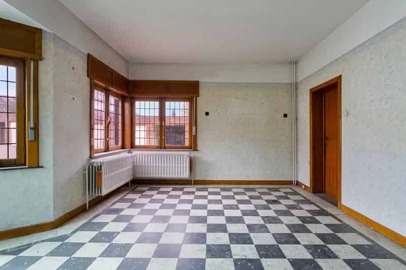 Grote woning in Tongeren centrum met ruimte voor burelen of praktijk