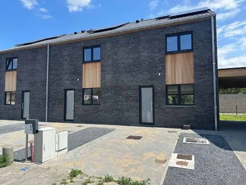 Stijlvolle nieuwbouwwoning in het centrum van Kaprijke