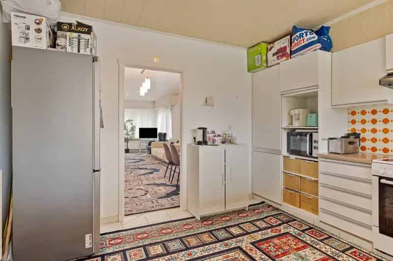 Goed onderhouden woning met 3 slpks, rustig gelegen op 690 m² !