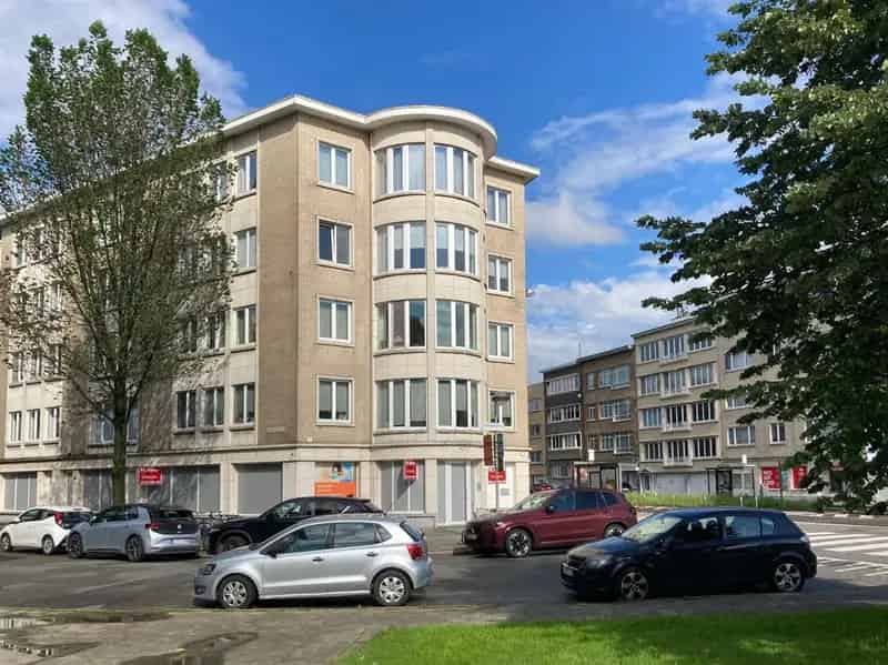 Veelzijdig kantoor op een commerciële hoek in Antwerpen-Zuid