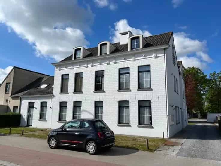 Appartement Te Koop 2 Slaapkamers Balkon Gemeenschappelijke Tuin