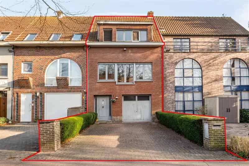 Woning met drie slaapkamers nabij het centrum van Brasschaat