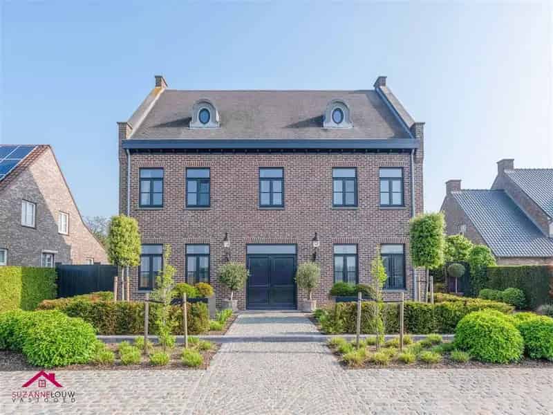 Landelijke villawoning met multifunctioneel aangrenzend gebouw