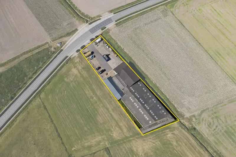 Woning te koop met grote loods Eernegem