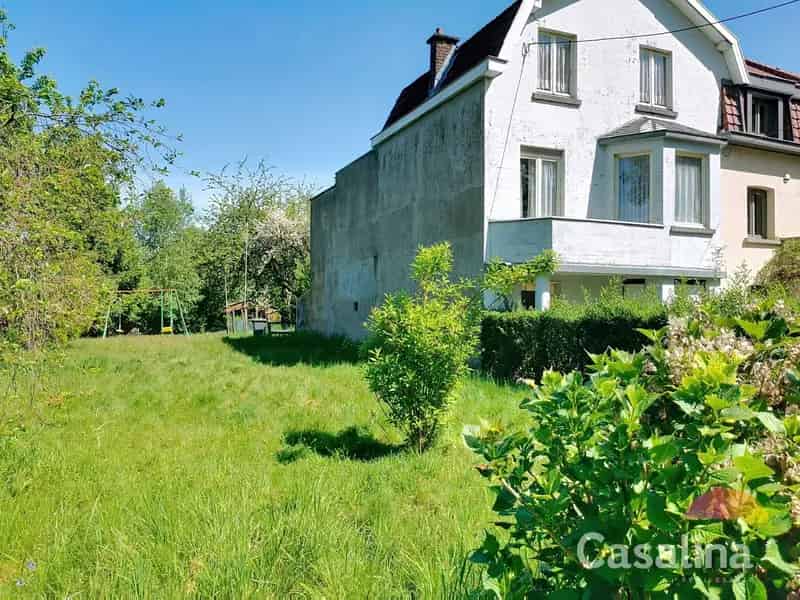 Bouwgrond nabij Place Dumont