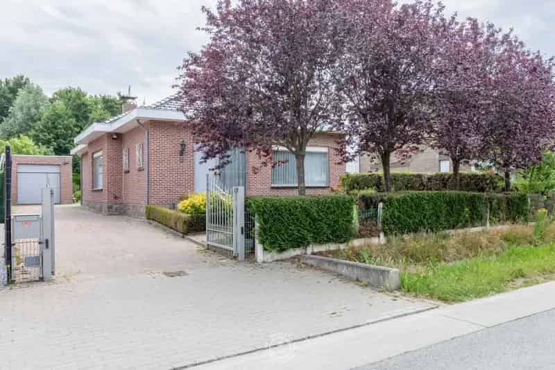 Uiterst verzorgde bungalow met garage op een uitmuntende locatie