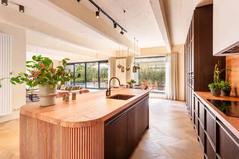 Prachtig achterhuis op 't Zuid met tuin en parking