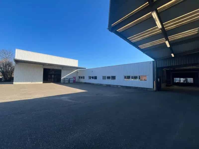Bedrijfsgebouw met woonst op 60a01ca