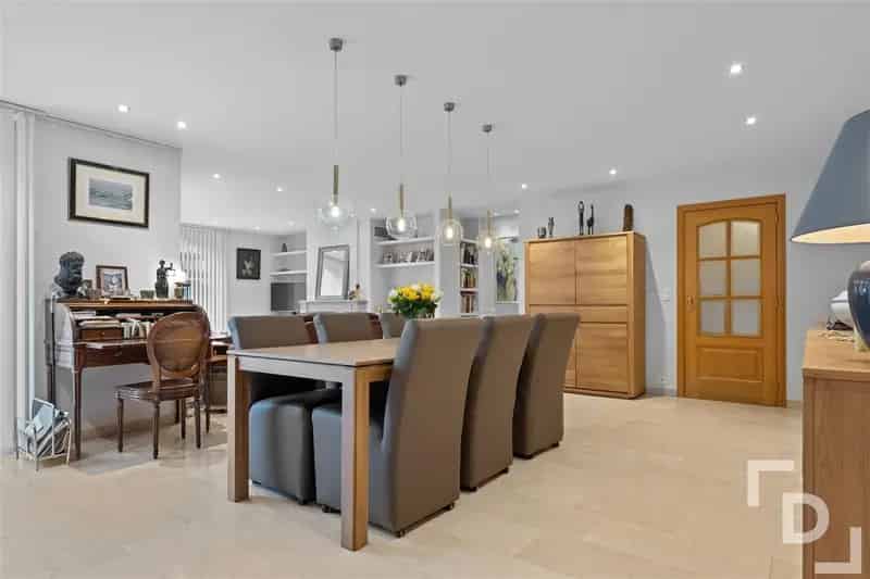 Ruime en energiezuinige villa te koop in Poperinge