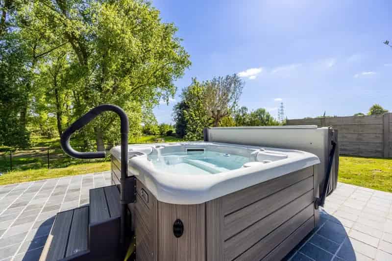 Huis te koop: Alleenstaande woning met 3 slaapkamers en jacuzzi