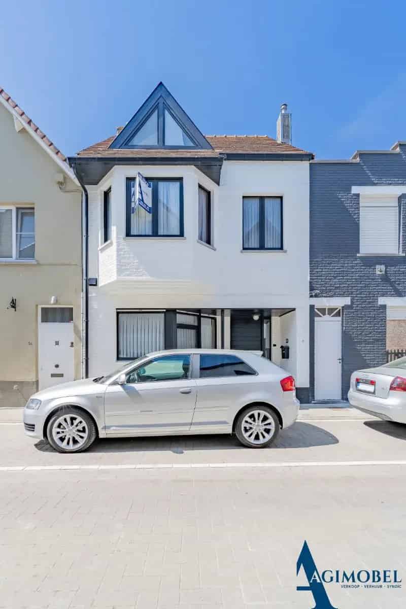 Charmante woning in het Hart van Knokke met 3 slaapkamers, tuin en garage.
