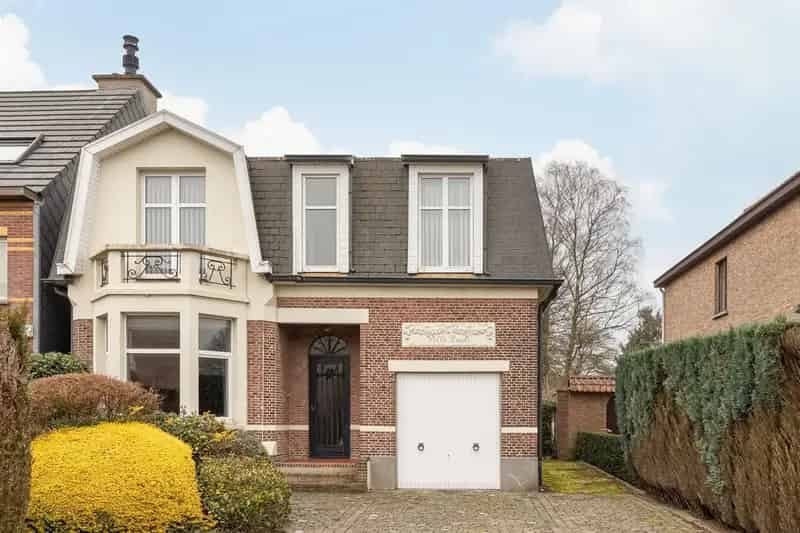 Charmewoning met 4 slpk en royale tuin