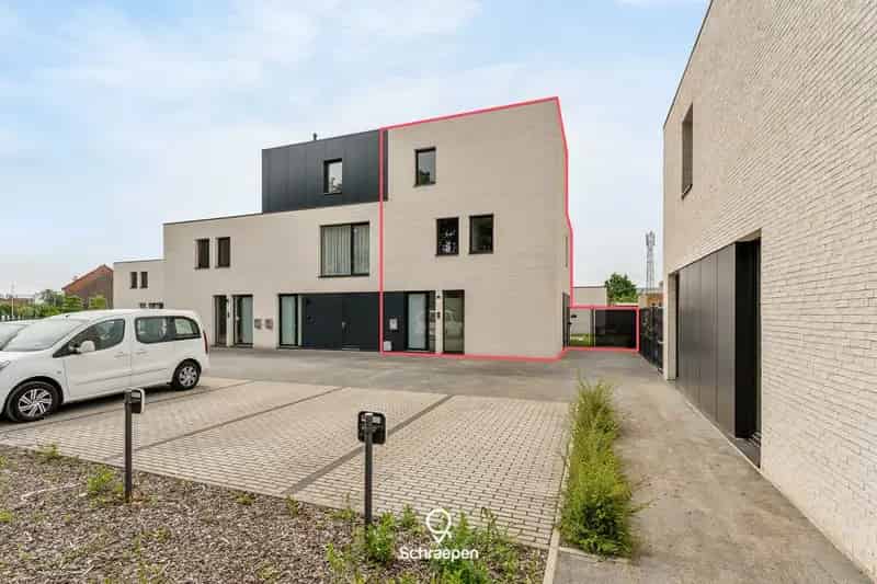 Lichtrijke BEN-woning met 4 slpks én parkeerplaats nabij Hasselt-centrum!