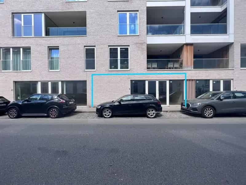 Nieuwbouw handelspand te koop in Doornzelestraat Gent