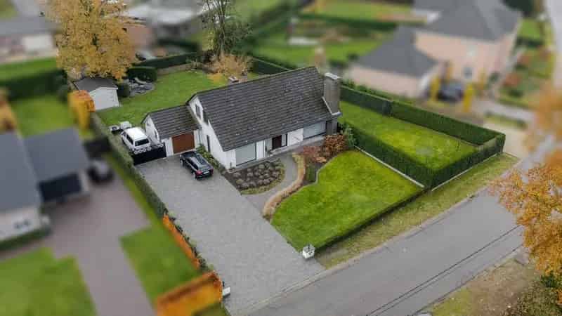 Charmante 4-slaapkamer villa op riant perceel van 1.558 m² in residentiële wijk “De Kolleberg” – Achel