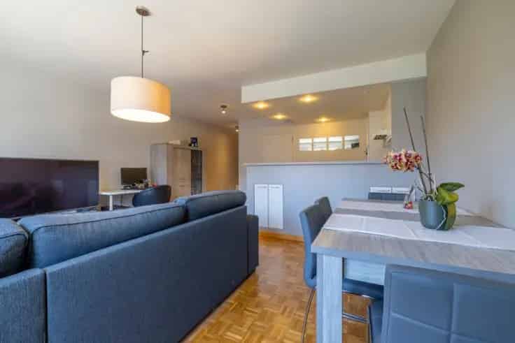 Appartement Te Koop - Lichtrijk 1 Slaapkamer Nabij Sint-Pietersstation