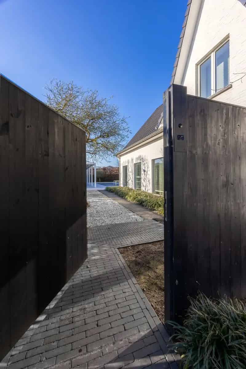 LUXE GERENOVEERDE VILLA, 4 slpk, 3 bdks, zwembad + poolhouse