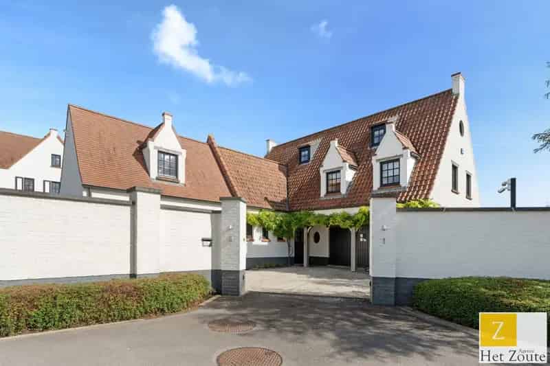 Prachtige villa gelegen op een ruim perceel van 2.648 m²