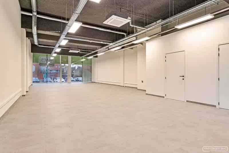 Nieuwbouw handelspand te huur in Zwevegem