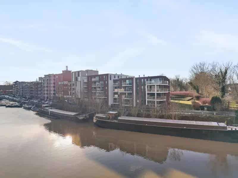 PENTHOUSE (142m²) MET 3 SLPKS, 2 TERRASSEN EN GARAGE + 3 STAANPLAATSEN