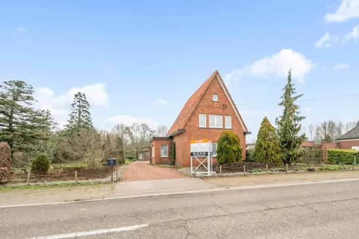Huis Te Koop Te renoveren 3 slaapkamers 1005m²
