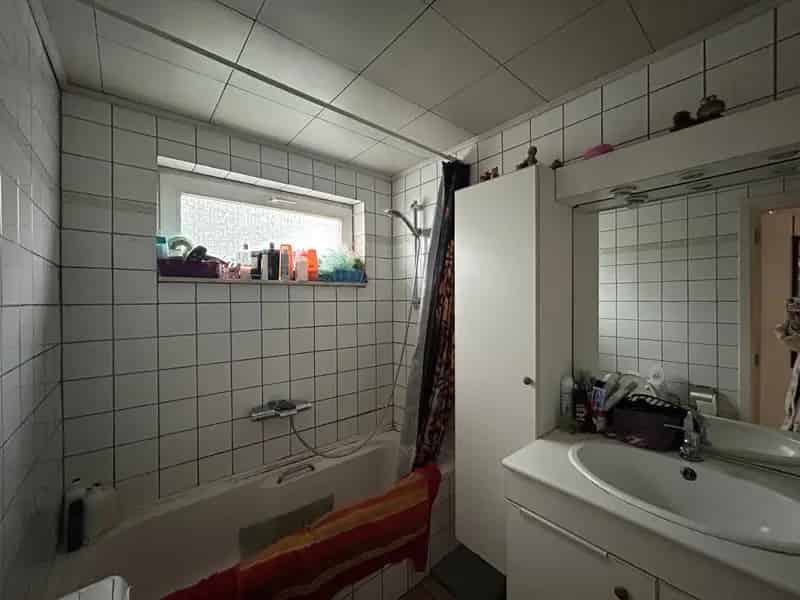 Op te frissen/ te renoveren woning nabij verbindingswegen