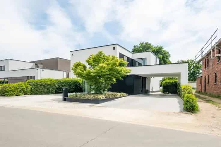 Villa Te Koop: Exclusieve High-end Villa met Verwarmd Zwembad