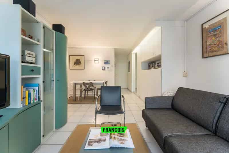 Gelijkvloers 1 slaapkamer appartement met zonnig terras in de Warande te koop