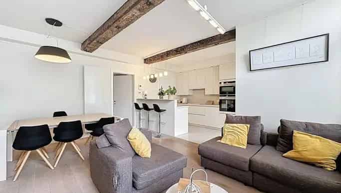 Appartement te huur in Vrijdagmarkt 61, Gent - Dewaele