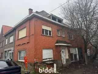 TE RENOVEREN WONING    