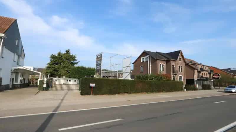 Te huur: Ruim terrein van 10a59ca op een toplocatie in Maasmechelen