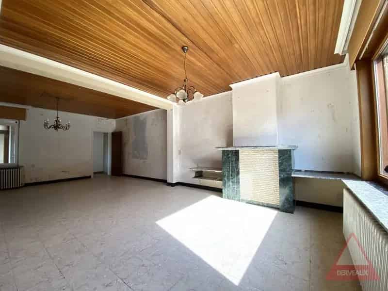 Moorslede – Te renoveren gesloten bebouwing met tuin en garage