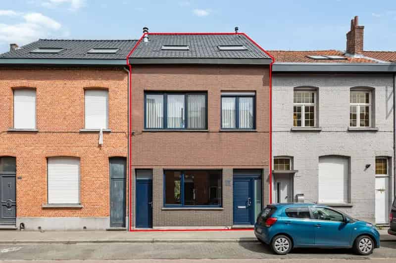 Ruime gezinswoning met 4 slpk's en tuin