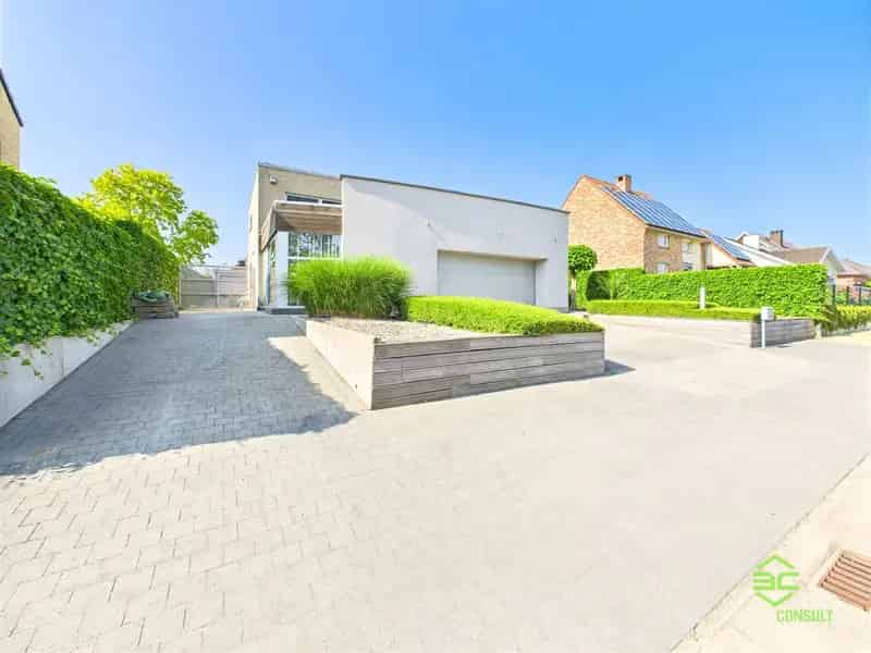 Prachtige villa met 4 slpk op een rustige locatie!
