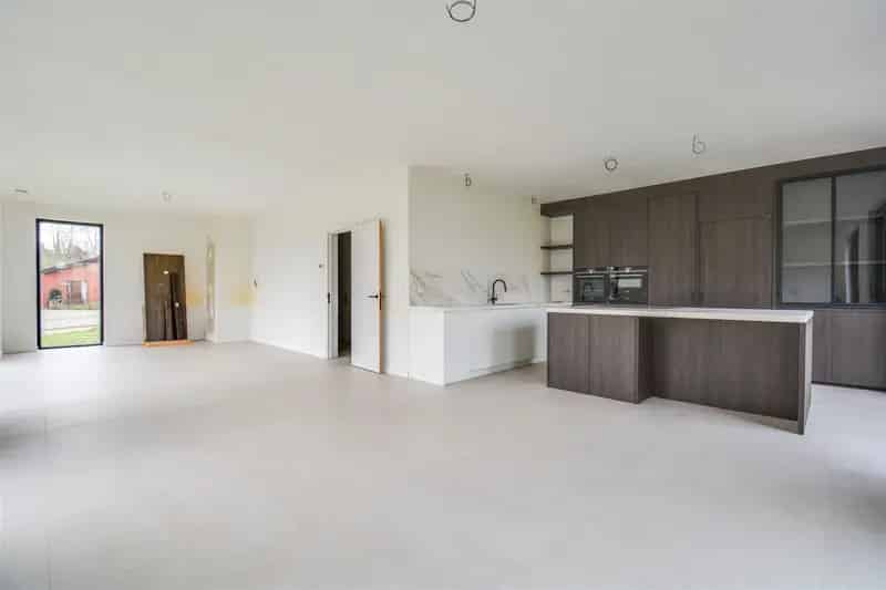 Moderne pastoriestijl villa met 286m² bewoonbare oppervlakte in Keerbergen