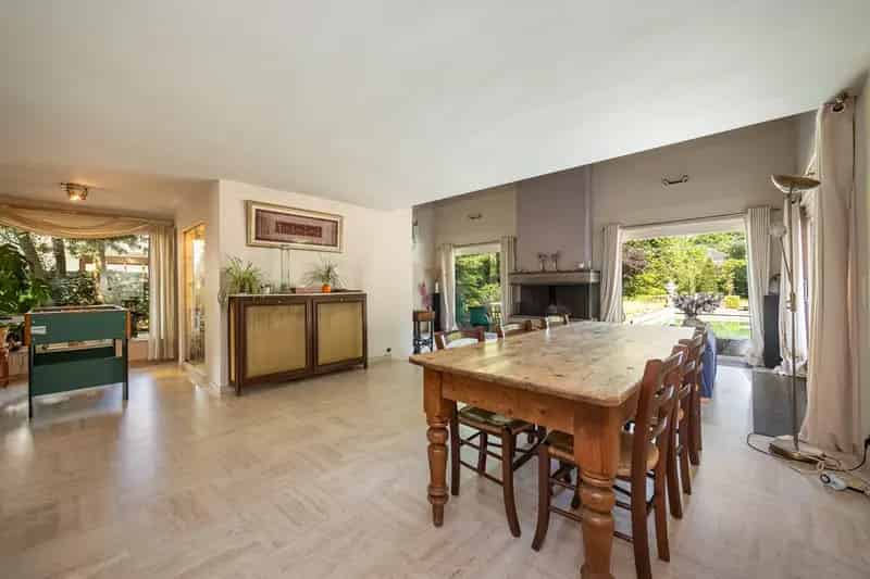 Rietkapvilla te koop 5 slaapkamers zwembad grote tuin