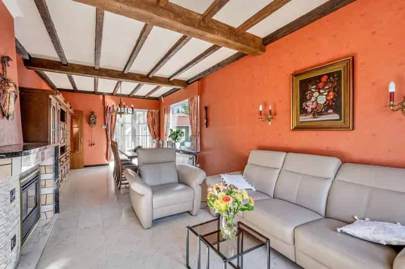 FLORA: instapklare woning met 3 kamers, garage en tuintje