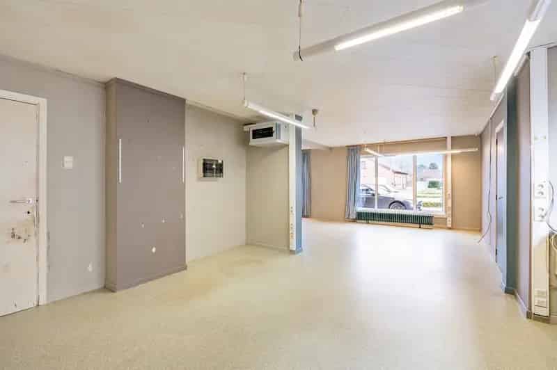 Te renoveren woning met mogelijkheid handelsruimte op centrale ligging