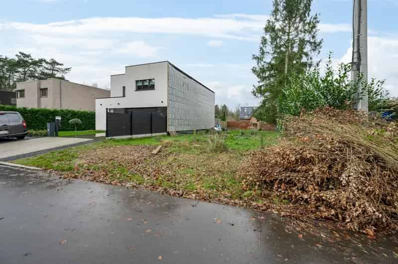 Bouwgrond HOB op 391 m² en rustige locatie