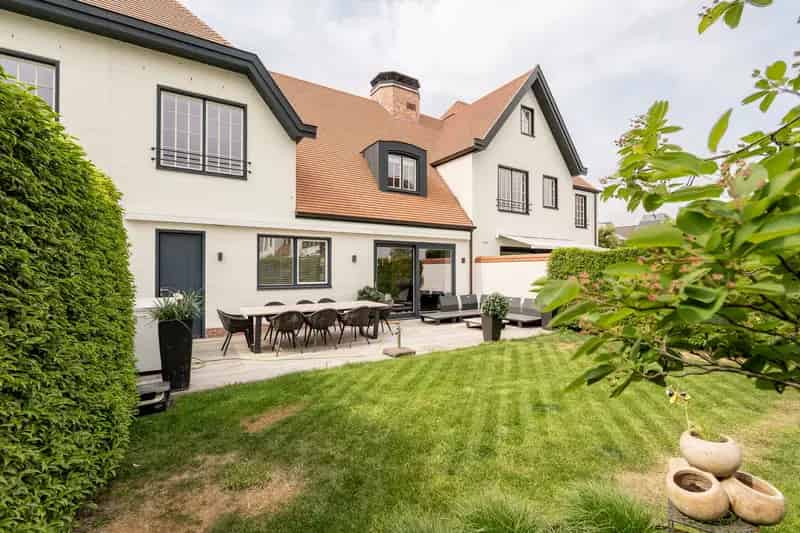 Huis te Koop Knokke Valkenerf: Ruime Eengezinswoning