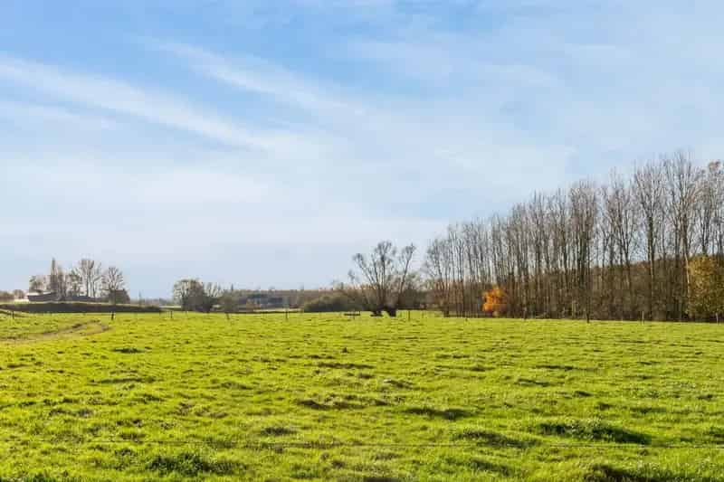 Uniek perceel grond mét vergunning aan het Tiegembos -900 m²