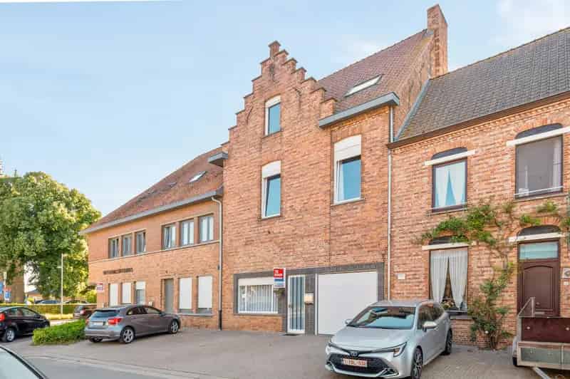 Huis te huur Zuidschote: Ruime gezinswoning met charme