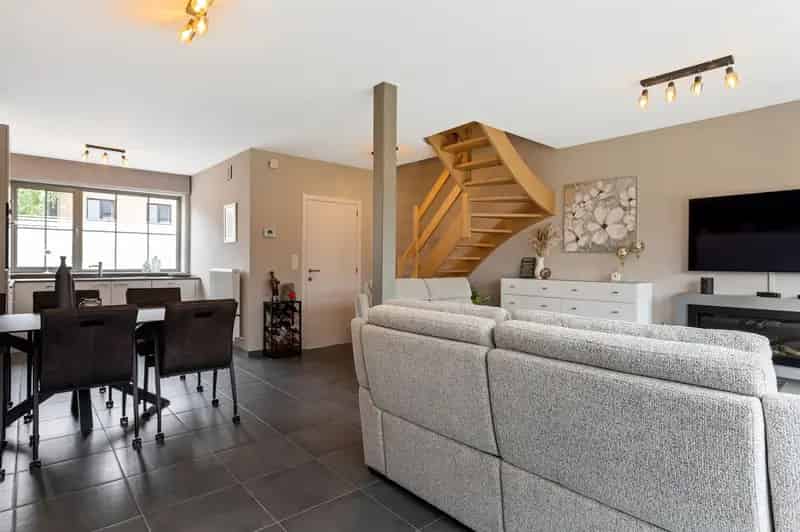 Instapklare nieuwe woning met 3 slaapkamers en garage