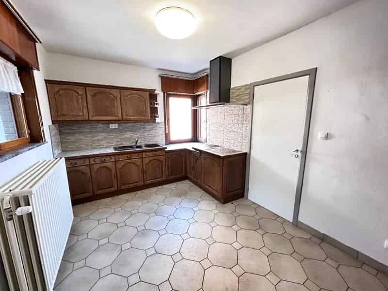Half open bebouwing met tuin, garage en 3 slaapkamers in Tongeren