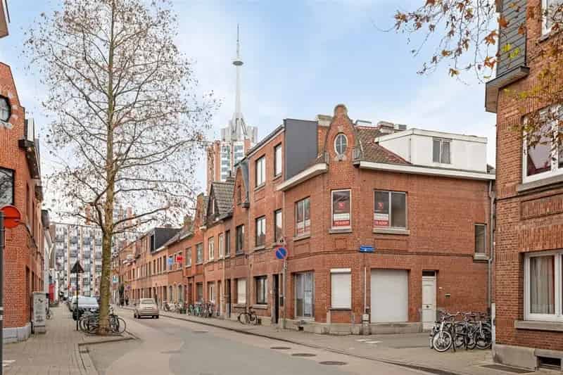 Renovatieproject: Ruime Hoekwoning te Leuven Centrum