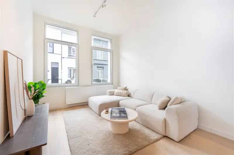 Ruime gerenoveerde woning met tuin